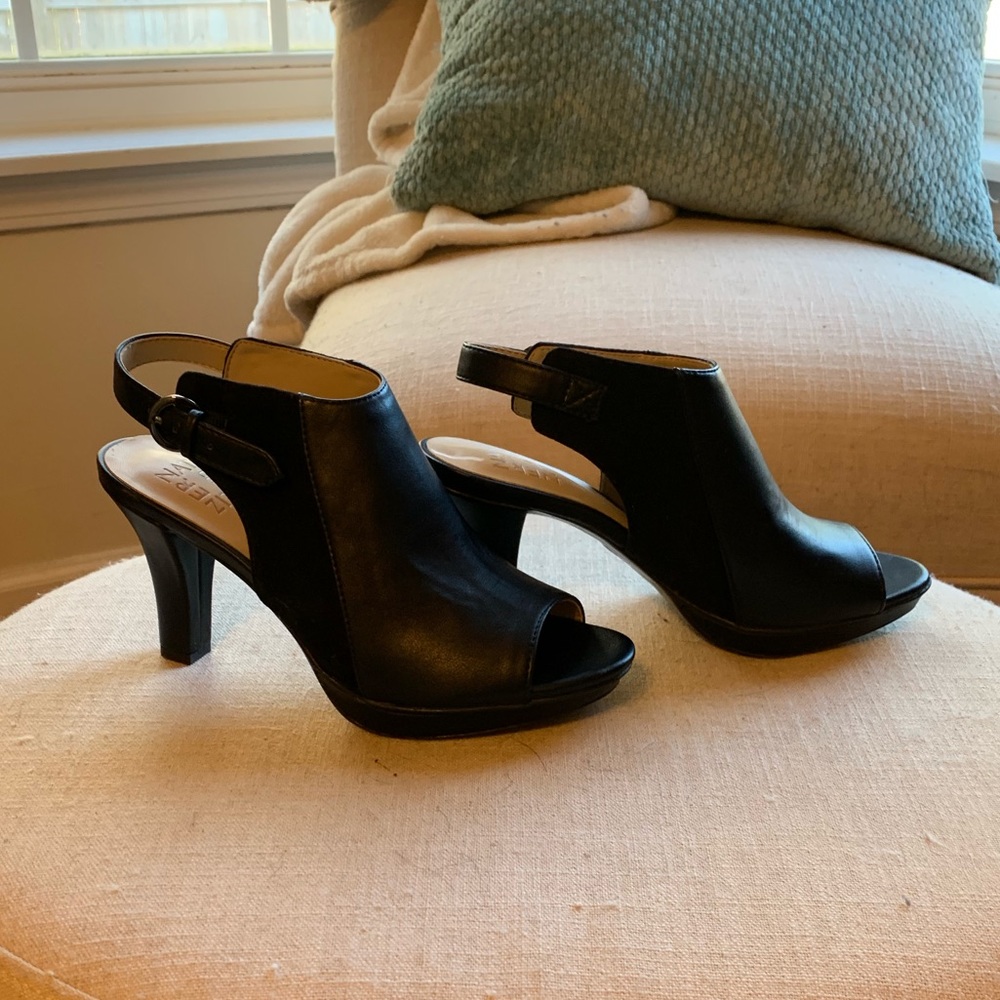 Naturalizer sling-back peep toe heel